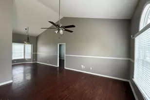 101 Thompson Dr, Selma, NC 27576 - Photo 2