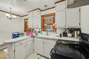 211 W Harden St, Burlington, NC 27215 - Photo 6