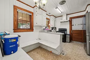 211 W Harden St, Burlington, NC 27215 - Photo 8