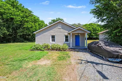 518 E Townsend Street, Dunn, NC 28334 - Photo 1