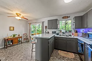 320 Bainbridge Cir, Garner, NC 27529 - Photo 8