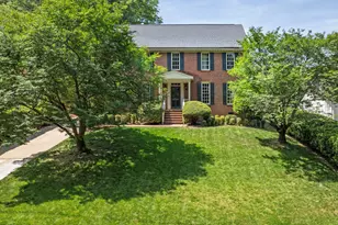 2733 Toxey Dr, Raleigh, NC 27609 - Photo 2
