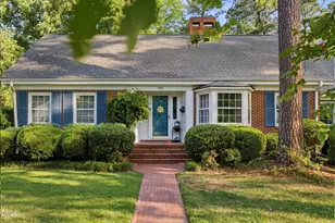 806 S 1st St, Smithfield, NC 27577 - Photo 1