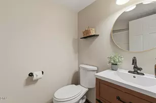 902 Albany Ct, Raleigh, NC 27615 - Photo 16