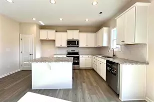 710 Springtooth Dr, Zebulon, NC 27597 - Photo 2