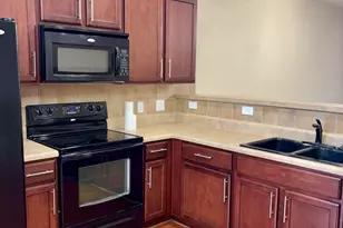 210 Linden Park Ln, Cary, NC 27519 - Photo 2