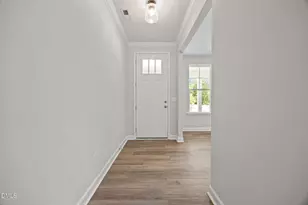 913 Diana Victoria Ct, Wendell, NC 27591 - Photo 2
