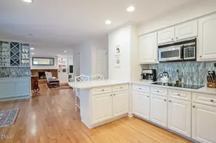 4205 Marvin Pl, Raleigh, NC 27609 - Photo 10