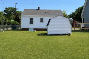 199 E Main St, Coats, NC 27521 - Photo 4