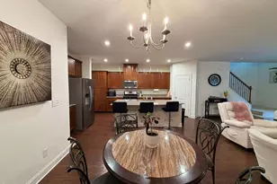 735 Lampwick Ln, Cary, NC 27513 - Photo 8