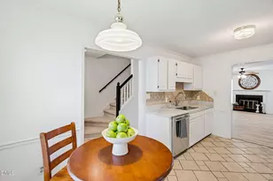 118 Greenmont Ln, Cary, NC 27511 - Photo 8