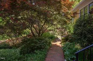 8 Cobb Terrace, Chapel Hill, NC 27514 - Photo 4