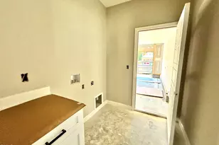 3731 Chatsworth Dr, La Grange, NC 28551 - Photo 4