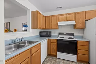 330 Standish Dr, Chapel Hill, NC 27517 - Photo 6