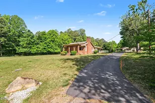 1108 W King St, Hillsborough, NC 27278 - Photo 2