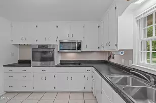 4405 Greenbrier Rd, Raleigh, NC 27603 - Photo 16