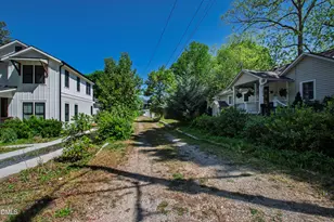 2618 Bedford Ave, Raleigh, NC 27607 - Photo 22