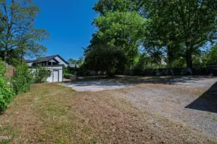 2618 Bedford Ave, Raleigh, NC 27607 - Photo 24