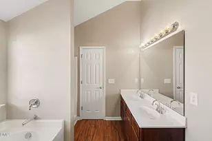 2547 Cres Forest Dr, Raleigh, NC 27610 - Photo 32