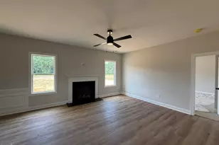 117 Margot Manor Dr, Benson, NC 27504 - Photo 4