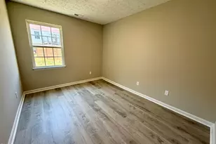 2825 Midway Park Ct, Raleigh, NC 27610 - Photo 8