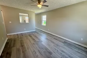 2825 Midway Park Ct, Raleigh, NC 27610 - Photo 2