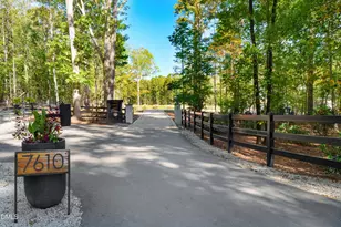 7610 Hazelhurst Cir, Apex, NC 27502 - Photo 4
