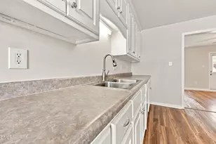 120 Blackthorne Ct, Clayton, NC 27520 - Photo 8