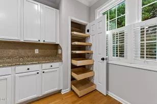 7207 Doverton Ct, Raleigh, NC 27615 - Photo 8