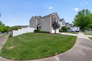 220 Danesway Dr, Holly Springs, NC 27540 - Photo 2