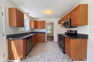 301 Hocutt Dr, Clayton, NC 27520 - Photo 2