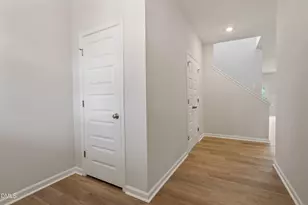 439 White Oak Gdn Wy, Garner, NC 27529 - Photo 2