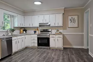 5906 Applewood Ln, Raleigh, NC 27609 - Photo 2