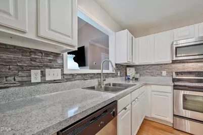 3027 Maple Avenue #Apt D2, Burlington, NC 27215 - Photo 10
