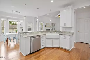 12213 Amoretto Way, Raleigh, NC 27613 - Photo 4