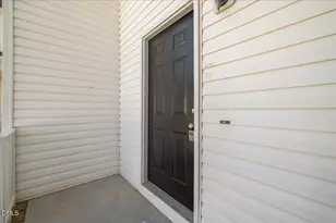 106 Piccadilly Ct, Clayton, NC 27520 - Photo 4