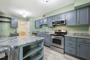 1302 Springlawn Ct, Raleigh, NC 27609 - Photo 8