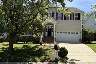 105 Oakbeech Ct, Holly Springs, NC 27540 - Photo 2