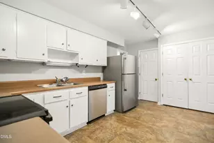 3408 Cherry Ln, Raleigh, NC 27607 - Photo 8