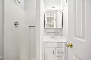 3408 Cherry Ln, Raleigh, NC 27607 - Photo 20