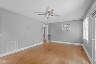 346 Brookfield Cir, Sanford, NC 27330 - Photo 4