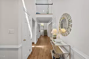 2308 Oxford Hills Dr, Raleigh, NC 27608 - Photo 4