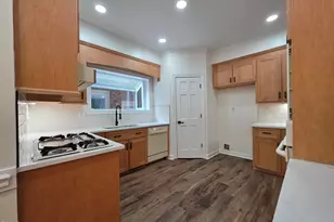 205 Coventry Ln, Cary, NC 27511 - Photo 18