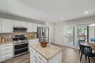 105 New Holland Pl, Cary, NC 27519 - Photo 6