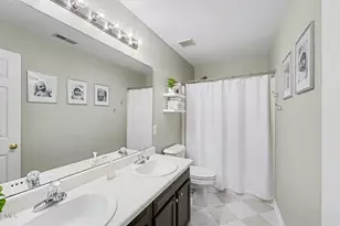 105 New Holland Pl, Cary, NC 27519 - Photo 20