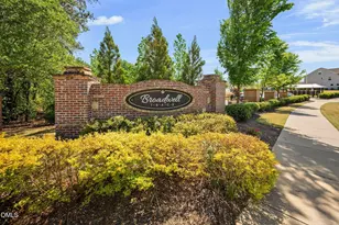 545 Hampton Crest Ct, Fuquay Varina, NC 27526 - Photo 4