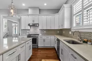 109 N Tunstall Ave, Apex, NC 27502 - Photo 6