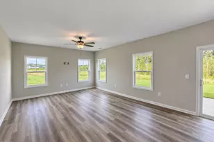 51 Fiddleneck Ct, Selma, NC 27576 - Photo 4