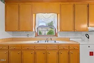 605 N Baker St, Four Oaks, NC 27524 - Photo 8