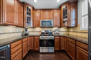 10520 Sablewood Dr, Raleigh, NC 27617 - Photo 12